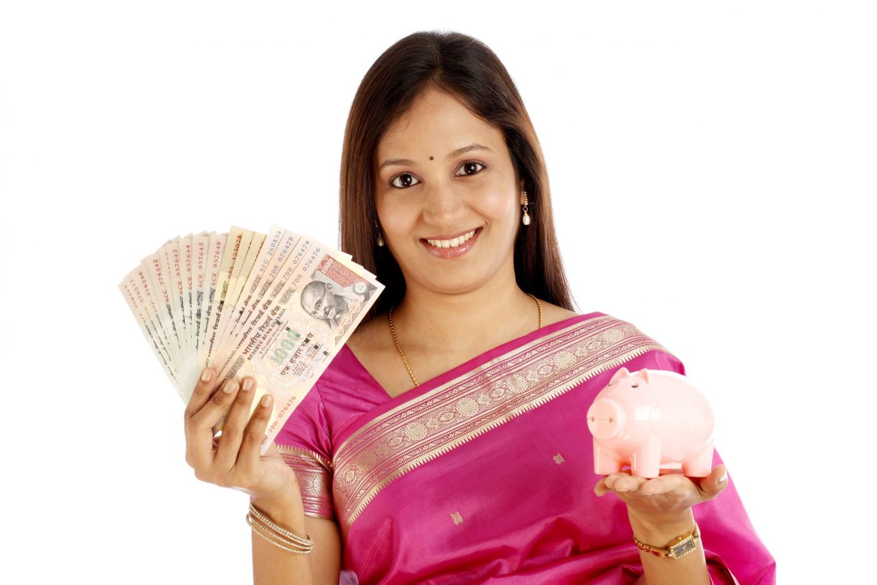 https://www.blogarts.in/wp-content/uploads/2020/05/INDIAN-housewife-EARNING-MONEY-1280x853.jpg