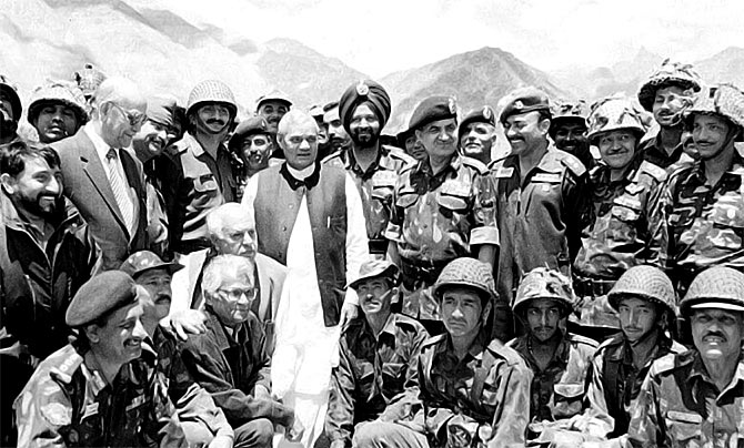 https://www.blogarts.in/wp-content/uploads/2020/07/Kargil1.jpg