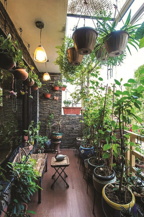 https://www.blogarts.in/wp-content/uploads/2021/10/balcony-garden.jpg